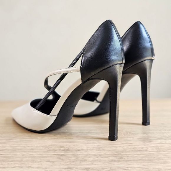 Nine West Black and White Heels - Picture 5 of 12